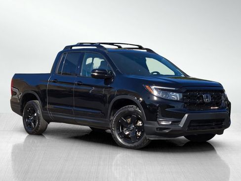 Used 2025 Honda Ridgeline Black Edition image 2