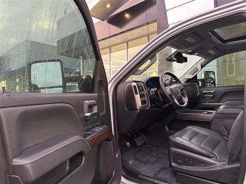 Used 2019 GMC Sierra 3500 Denali image 21