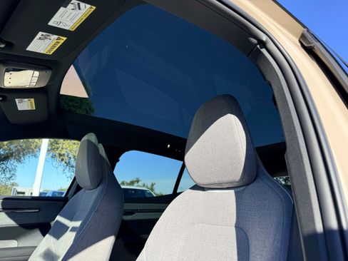 New 2026 Volvo EX30 Ultra w/ Protection Package Premier image 13