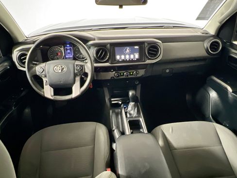 Used 2016 Toyota Tacoma SR5 w/ Towing Package image 28