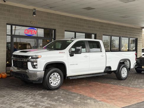 Used 2023 Chevrolet Silverado 2500 LT AWD/4WD image 53