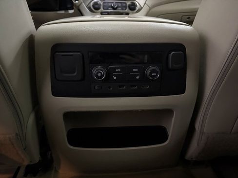 Used 2018 GMC Yukon XL Denali image 26