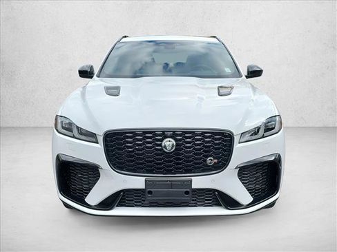 Certified 2024 Jaguar F-PACE SVR image 2