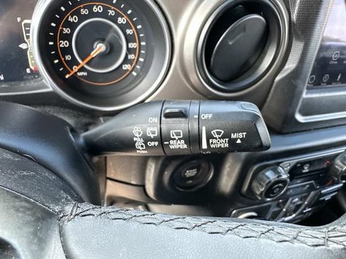 Used 2018 Jeep Wrangler Unlimited Sport S AWD/4WD image 24
