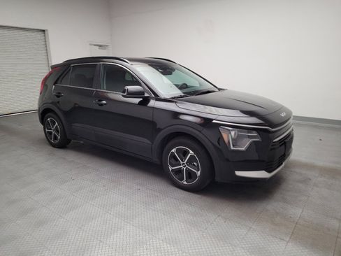 Used 2023 Kia Niro EX FWD image 11