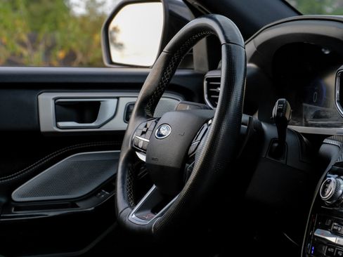 Used 2021 Ford Explorer ST w/ Equipment Group 401A image 18