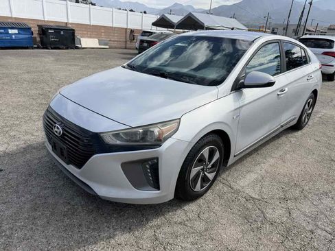 Used 2017 Hyundai Ioniq SEL FWD image 3