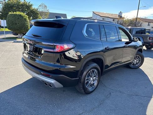 Used 2025 GMC Acadia Elevation image 7