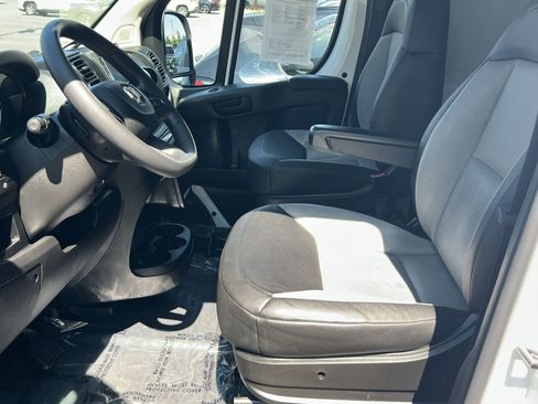 Used 2025 RAM ProMaster 2500 w/ Convenience Group FWD image 12