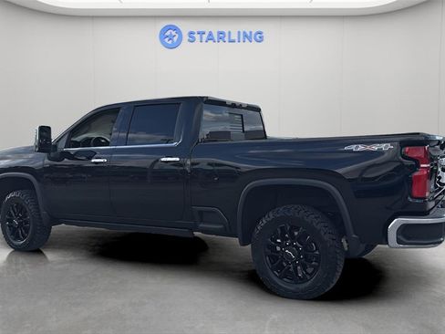 Used 2025 Chevrolet Silverado 2500 LTZ w/ LTZ Premium Package image 11