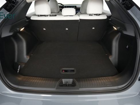 Used 2026 Nissan Leaf Platinum+ w/ Floor Mat Package (Platinum+) FWD image 8