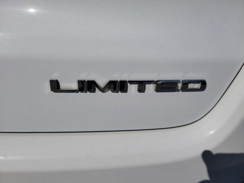 Used 2024 Jeep Compass Limited image 10