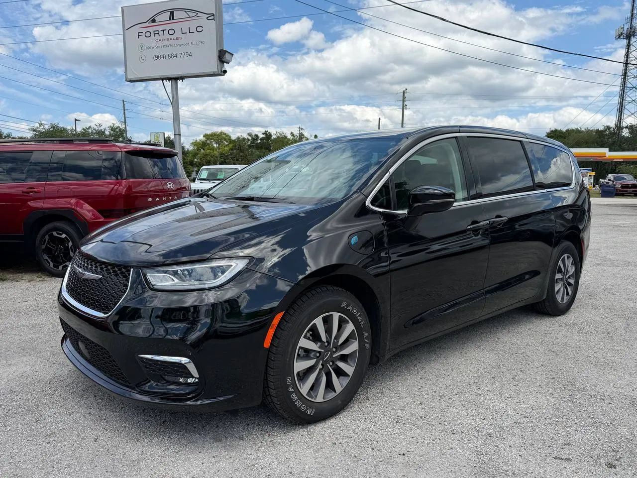 Used 2024 Chrysler Pacifica Limited FWD image 1