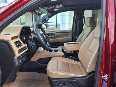 Certified 2024 Chevrolet Tahoe Premier w/ Premium Package AWD/4WD image 16