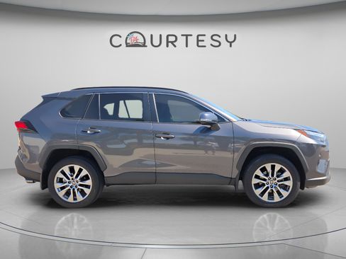 Certified 2024 Toyota RAV4 XLE Premium image 6