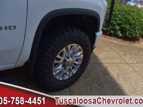 Used 2021 Chevrolet Silverado 2500 High Country w/ Z71 Off-Road Package AWD/4WD image 14