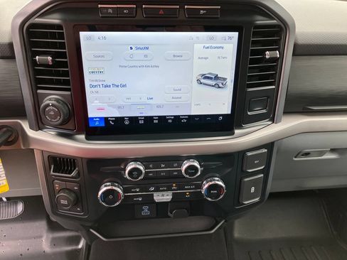 Used 2024 Ford F150 XLT AWD/4WD image 12