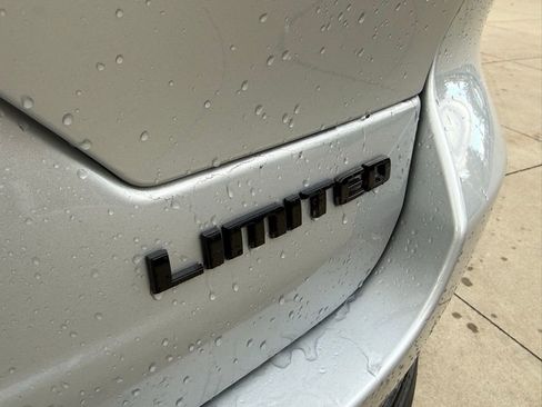 New 2025 Jeep Grand Cherokee Limited w/ Black Appearance Package image 12