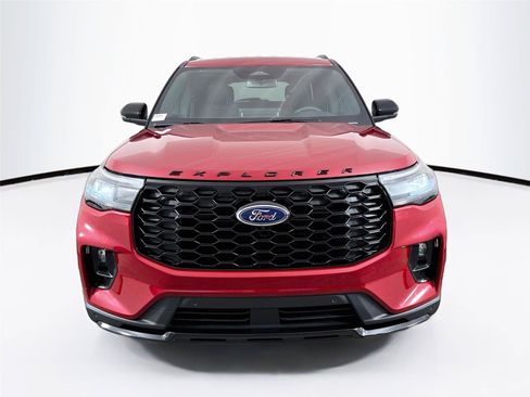 Used 2025 Ford Explorer ST-Line w/ Premium Package RWD image 8