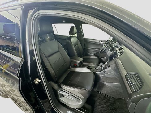 Used 2021 Volkswagen Tiguan SE R-Line FWD image 31
