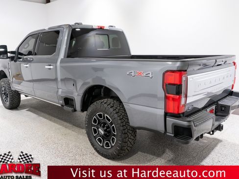 Used 2023 Ford F250 Platinum AWD/4WD image 3