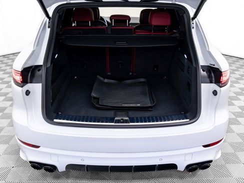 Used 2023 Porsche Cayenne Turbo image 31