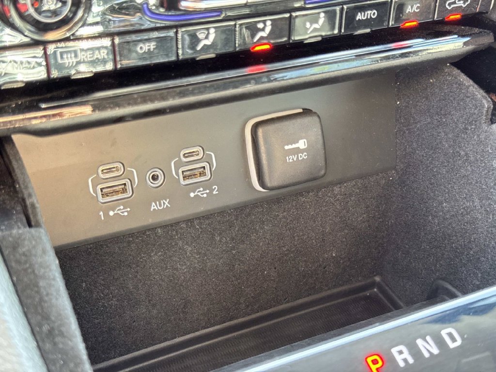 Used 2023 Jeep Grand Cherokee Limited AWD/4WD image 27