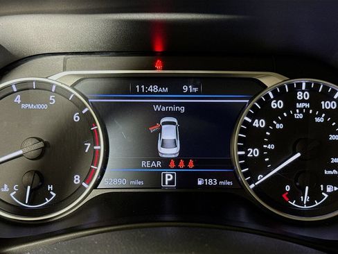 Used 2024 Nissan Sentra SR w/ SR Premium Package FWD image 10