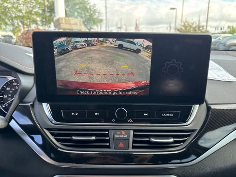 New 2025 Nissan Altima 2.5 SR image 19