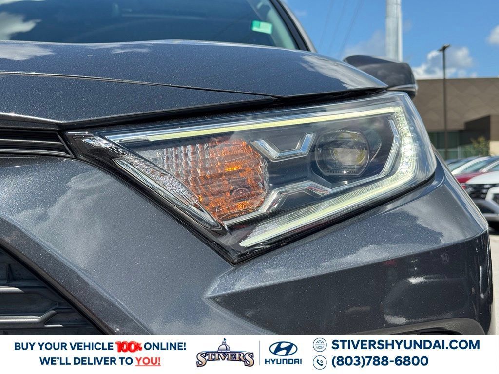Used 2021 Toyota RAV4 XLE w/ Convenience Package AWD/4WD image 11