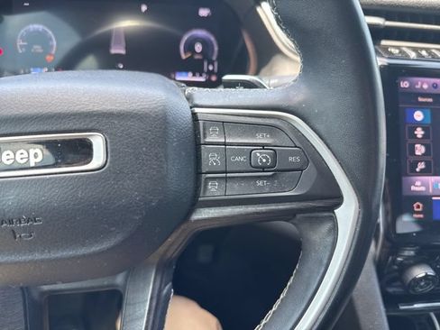 Used 2021 Jeep Grand Cherokee L Limited AWD/4WD image 5