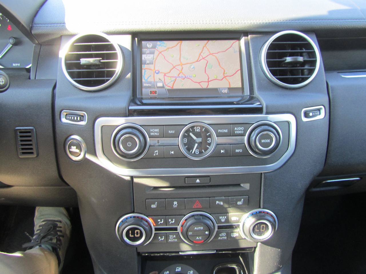 Used 2011 Land Rover LR4 HSE LUX AWD/4WD image 15