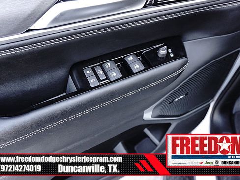 New 2025 Jeep Wagoneer L Series II w/ Premium Group I image 40