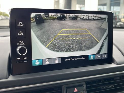 New 2025 Honda Pilot Touring image 15