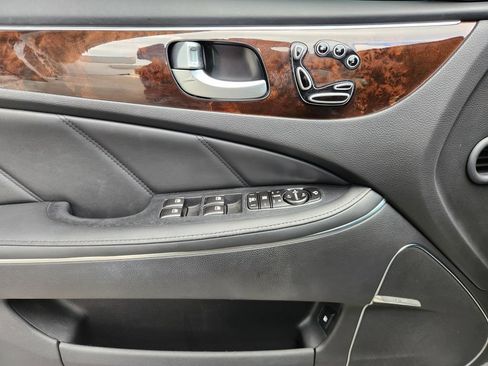 Used 2013 Hyundai Equus Signature RWD image 23