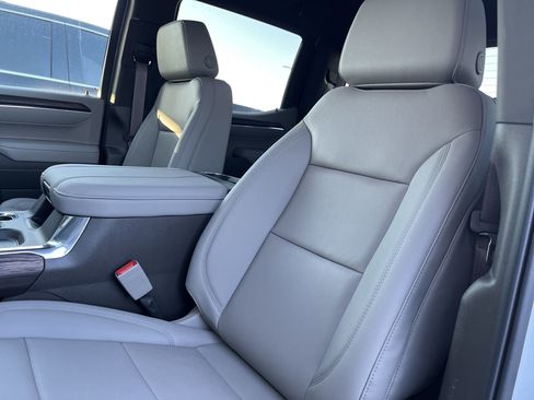 New 2026 GMC Sierra 1500 SLT w/ SLT Premium Package image 9