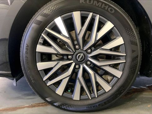 Used 2025 Nissan Altima 2.5 SV FWD image 9