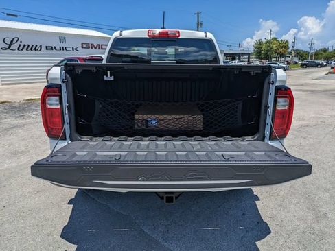 Certified 2025 GMC Canyon AT4 w/ AT4 Premium Package AWD/4WD image 13