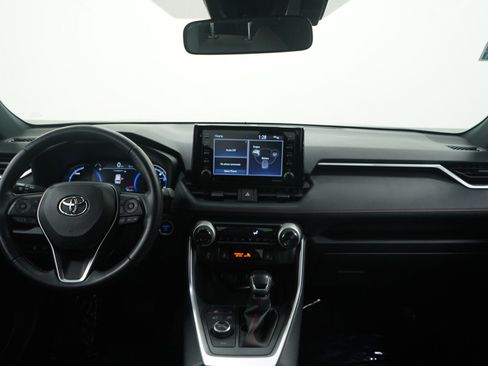 Used 2021 Toyota RAV4 SE w/ Weather & Moonroof Package image 13