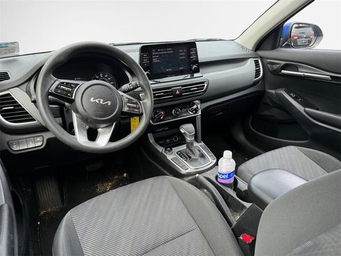 Certified 2023 Kia Seltos LX image 21
