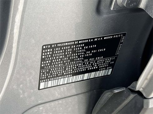 Certified 2022 Volkswagen Taos SE w/ IQ.Drive SE Package image 17