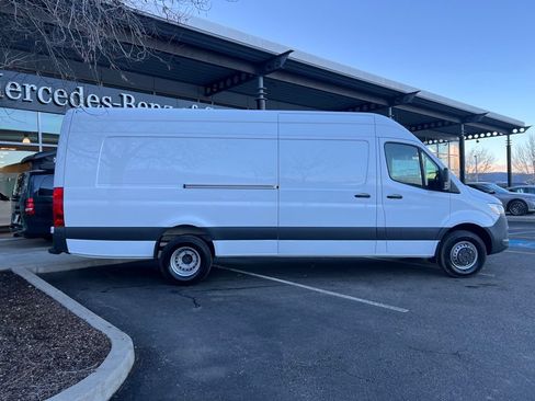 Used 2024 Mercedes-Benz Sprinter 3500 image 9