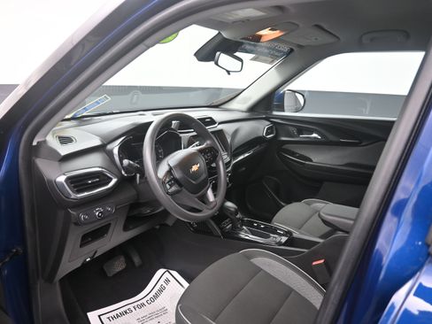 Used 2023 Chevrolet TrailBlazer LT AWD/4WD image 13