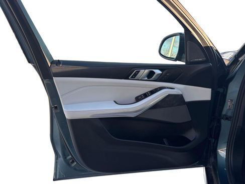 Certified 2025 BMW X5 xDrive40i w/ Premium Package image 19