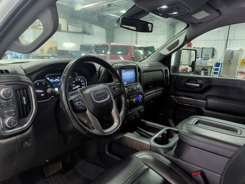 Used 2021 GMC Sierra 3500 Denali AWD/4WD image 7
