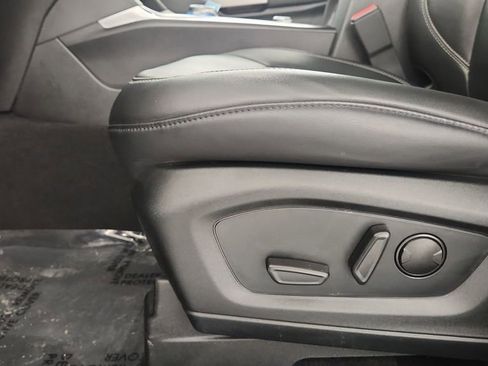 Used 2023 Ford Explorer XLT w/ Equipment Group 202A image 14