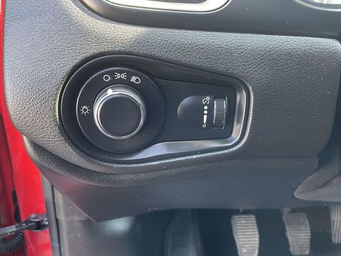 Used 2016 Jeep Renegade Sport w/ Power & Air Group AWD/4WD image 25