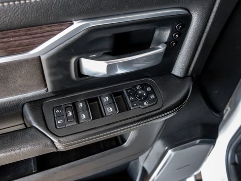 Used 2025 RAM 3500 Laramie AWD/4WD image 44