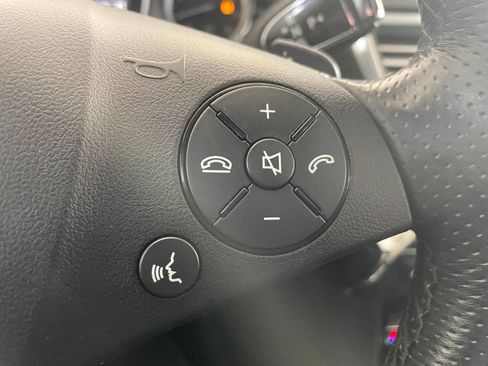 Used 2010 Mercedes-Benz E 350 E 350 Luxury 4MATIC AWD 4dr Se image 38