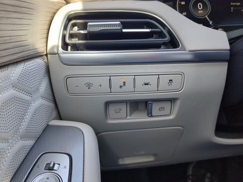 Used 2022 Hyundai Palisade Calligraphy image 27